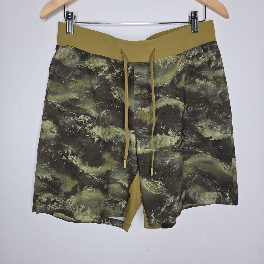 Lululemon THE Short 8" Linerless Mens L Green Marble Camo Gold Bronze LM7AHRS